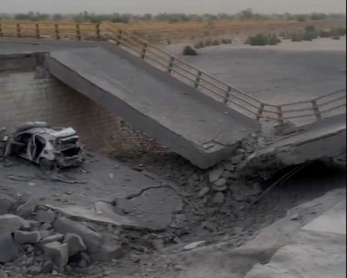 The US has expanded its strikes against Iran, targeting bridges, energy facilities, and a key port.