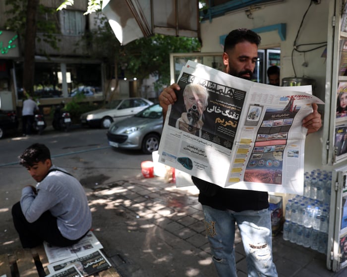 Iran’s foreign minister has described the threat of new US economic sanctions as an act of desperation.