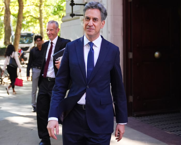 Chuir Miliband às do bheachd a’ phrìomh raba gum biodh smachd-bhannan air a’ Bhruach an Iar a’ cur Iùdhaich anns an Rìoghachd Aonaichte ann an cunnart.