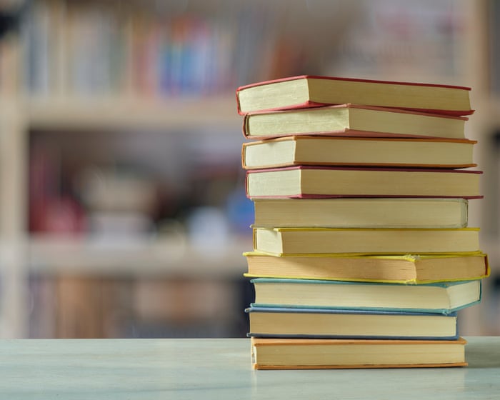 Cítíte se zahlceni nekonečným cyklem zkázy způsobené umělou inteligencí? Zde je seznam základní literatury, který vám pomůže se v tom všem zorientovat.