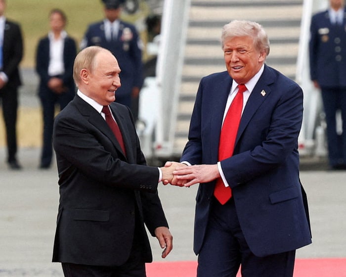 Donald Trump amemsaliti Ukraine. Anamfanya mpatanishi Chamberlain aonekane kama mtu wa kanuni za chuma | Simon Tisdall